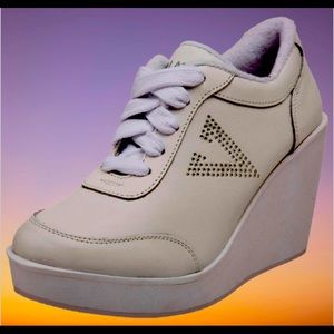 Volatile Platform Sneakers- 7.5